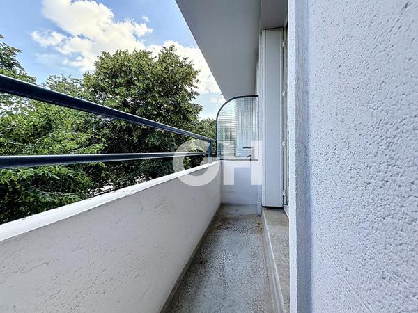 PROXIMITÉ NATION : 3 PIÈCES TRAVERSANT AVEC BALCON ET VUE DÉGAGÉE