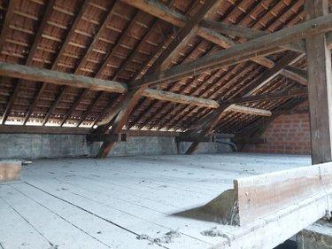 Divers à louer à Bourg-en-Bresse dans l'Ain (01000), ref : ENTREPOT 8 Rue Pavé d'amour Grenouillère