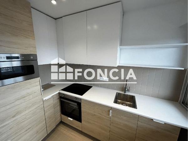 Location Studio 23.7 m² - 33 RUE CARTAULT Puteaux 92800