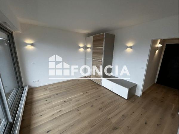 Location Studio 23.7 m² - 33 RUE CARTAULT Puteaux 92800