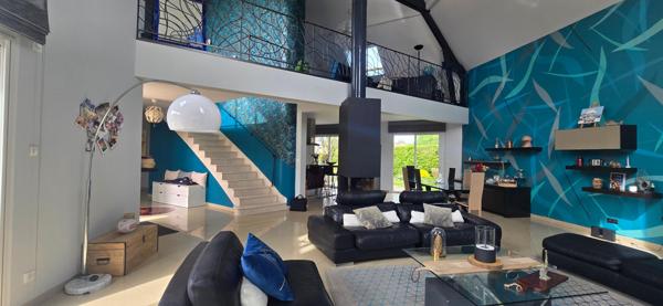 Superbe maison d'architecte avec piscine intérieure