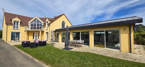 Superbe maison d'architecte avec piscine intérieure