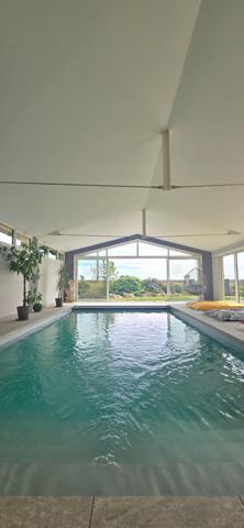Superbe maison d'architecte avec piscine intérieure
