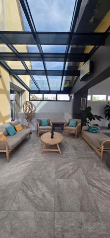 Superbe maison d'architecte avec piscine intérieure