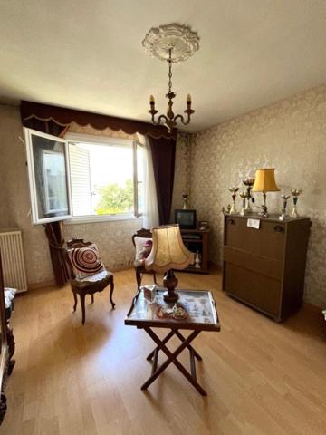 Maison à Rénover quartier hôpital, commerces à pied