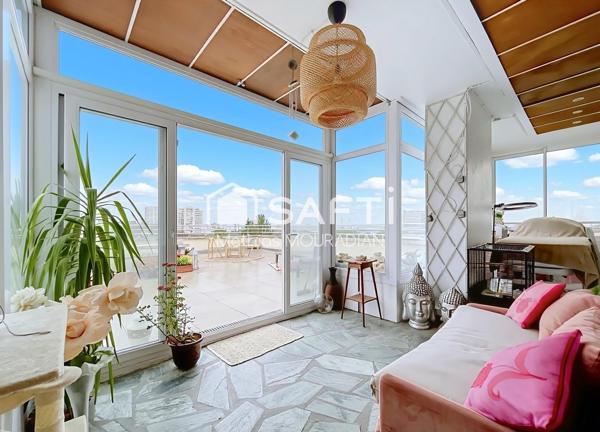 Un dernier étage baigné de lumière avec 25 m² de véranda et une terrasse exceptionnelle de 92 m².