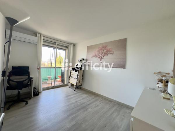Appartement
         4 pièces
        - 105 m² Exclusivité 395 000 € *