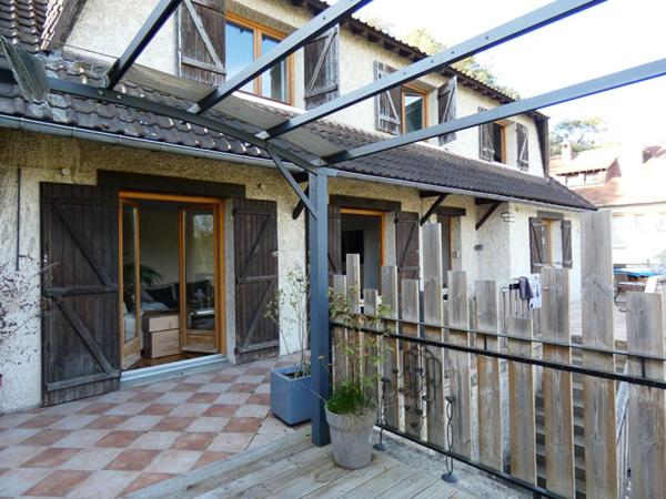 Maison familiale 5 chambres + sous sol total