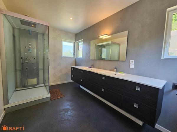 Spacieuse maison contemporaine située à Pontrieux, petite Venise des Côtes d'Armor.