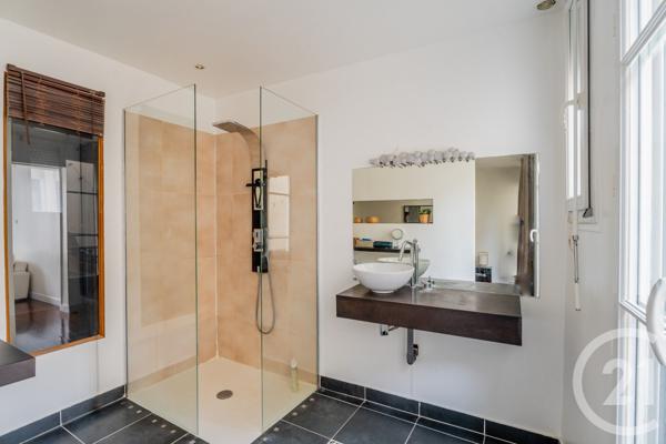 Appartement F2 Bis à vendre  2 pièces - 62,15 m2 PARIS - 75011