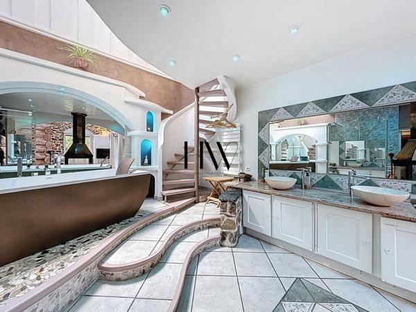 Maison familiale à vendre 10 pièces VETRAZ MONTHOUX (74) - Ou spécial investisseurs