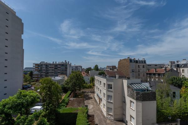 Appartement
         4 pièces
        - 97 m² Exclusivité 820 000 € *