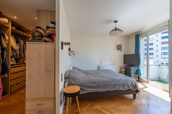 Appartement
         4 pièces
        - 97 m² Exclusivité 820 000 € *