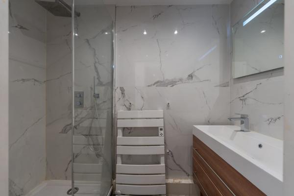 Appartement
         4 pièces
        - 97 m² Exclusivité 820 000 € *
