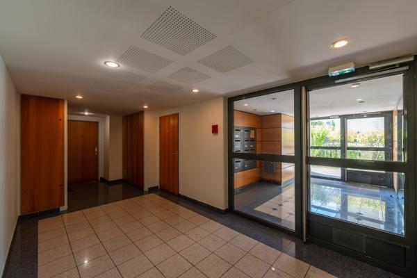 Appartement
         4 pièces
        - 97 m² Exclusivité 820 000 € *