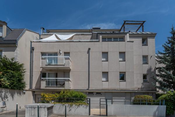 Appartement
         4 pièces
        - 97 m² Exclusivité 820 000 € *