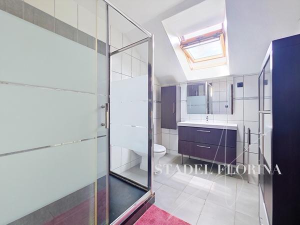 Maison
         5 pièces
        - 120 m² Exclusivité 630 000 € *