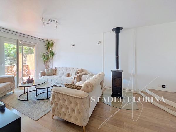 Maison
         5 pièces
        - 120 m² Exclusivité 630 000 € *