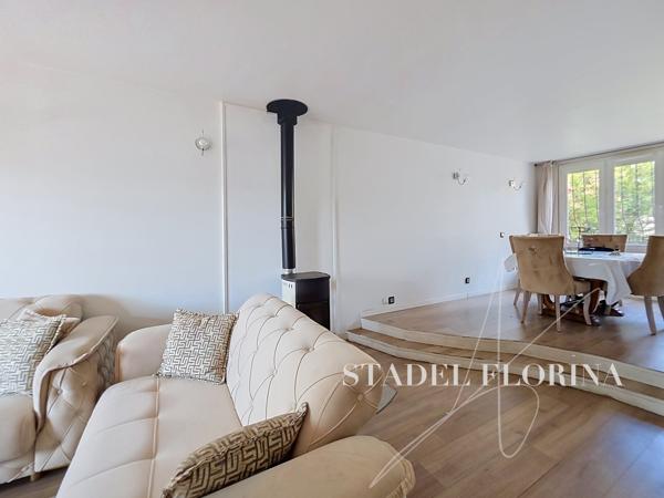 Maison
         5 pièces
        - 120 m² Exclusivité 630 000 € *