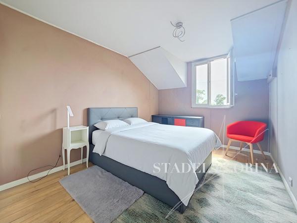 Maison
         5 pièces
        - 120 m² Exclusivité 630 000 € *