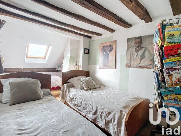 Maison 7 pièces de 244 m² à Guignes (77390)