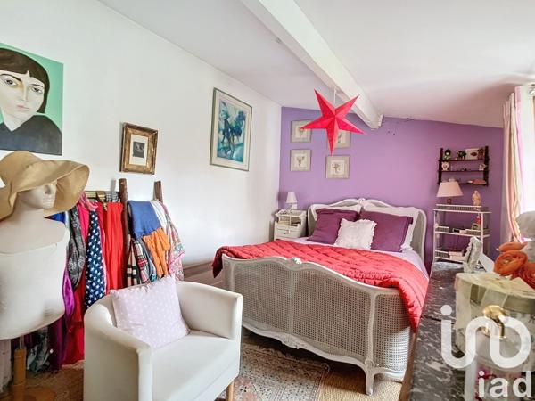 Maison 7 pièces de 244 m² à Guignes (77390)