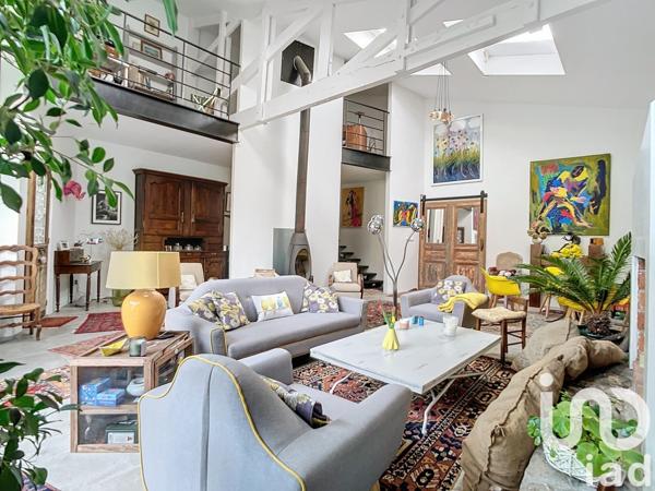 Maison 7 pièces de 244 m² à Guignes (77390)