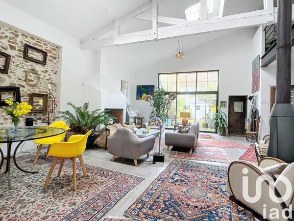 Maison 7 pièces de 244 m² à Guignes (77390)