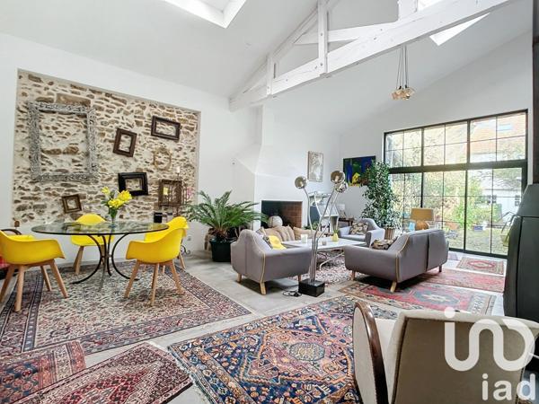 Maison 7 pièces de 244 m² à Guignes (77390)