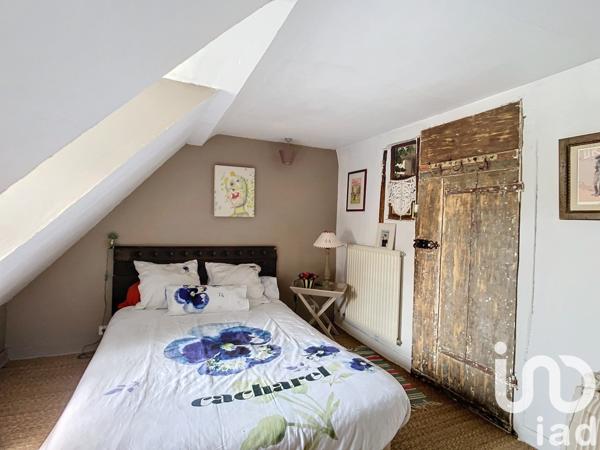 Maison 7 pièces de 244 m² à Guignes (77390)