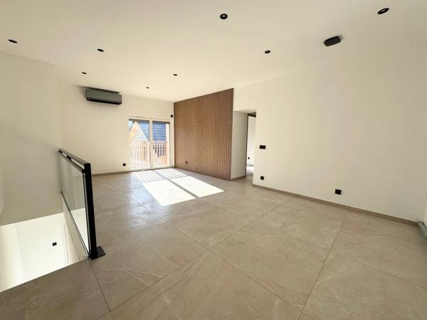 Appartement à vendre 3 pièces COGNIN (73) - 59 M2 - garage et stationnement - jardin en RDC de 50 M2