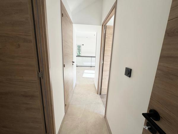 Appartement à vendre 3 pièces COGNIN (73) - 59 M2 - garage et stationnement - jardin en RDC de 50 M2