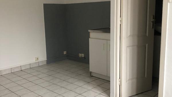 Appartement 27.42m2 traversant 2 pièces, Mondeville + possibilité garage individuel fermé