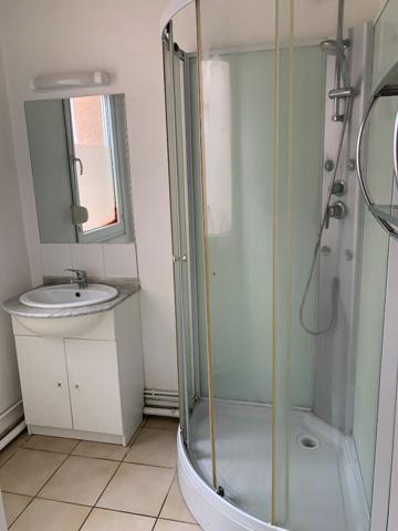 Appartement Reims 157 rue de Courcelles (2ème droit s/cour) - 2 pièce(s) 45 m2