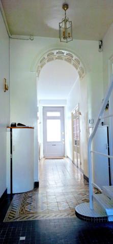 Grande maison de ville en pierre, emplacement privilégié offrant un fantastique potentiel pour une chambre d'hôtes