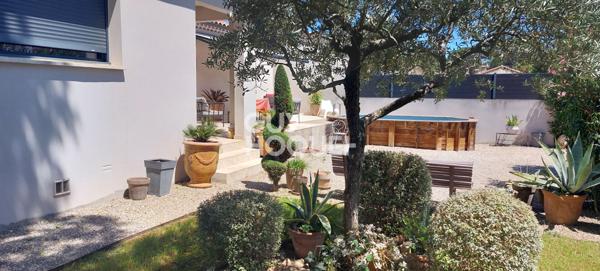 Carpentras (Lègue) - Maison moderne de plain pied de 129 m² avec 4 chambres - Piscine - Dépendance