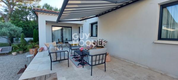 Carpentras (Lègue) - Maison moderne de plain pied de 129 m² avec 4 chambres - Piscine - Dépendance