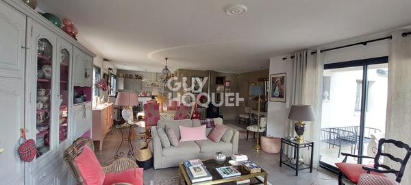 Carpentras (Lègue) - Maison moderne de plain pied de 129 m² avec 4 chambres - Piscine - Dépendance