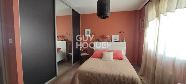 Carpentras (Lègue) - Maison moderne de plain pied de 129 m² avec 4 chambres - Piscine - Dépendance