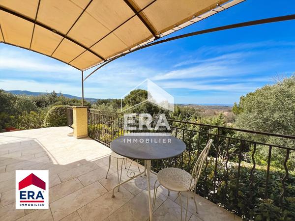 Villa avec piscine et vue panoramique