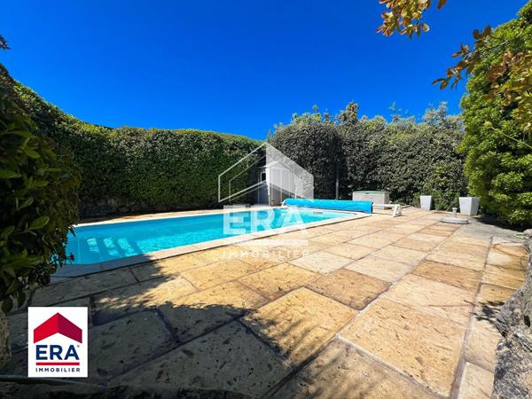 Villa avec piscine et vue panoramique