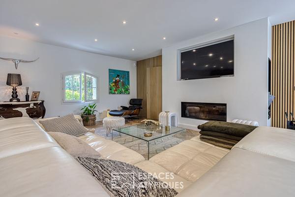 Chaumière contemporaine avec piscine