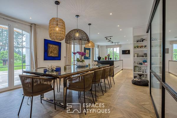 Chaumière contemporaine avec piscine