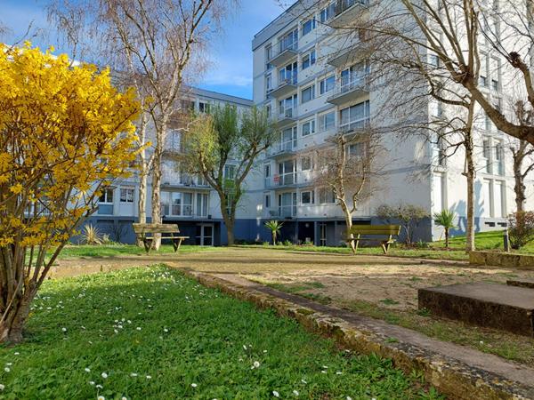 T4 BALCON CAVE LA ROCHELLE