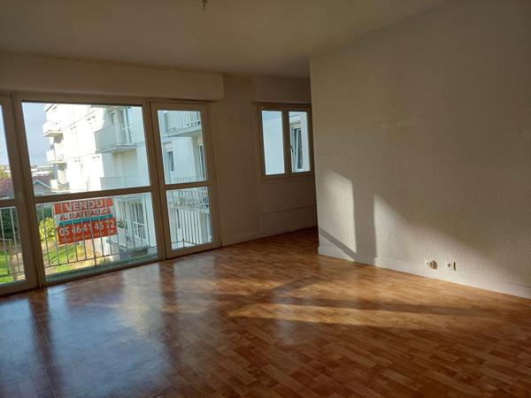 T4 BALCON CAVE LA ROCHELLE