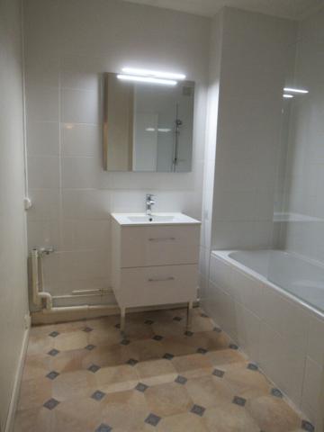 T4 BALCON CAVE LA ROCHELLE