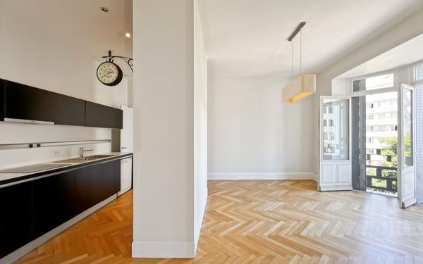 Appartement à vendre    4 pièces • 132,25 m2 Lyon 6