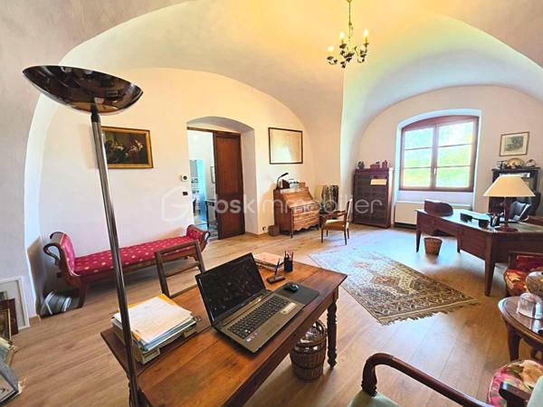 Maison de 387,20 m²