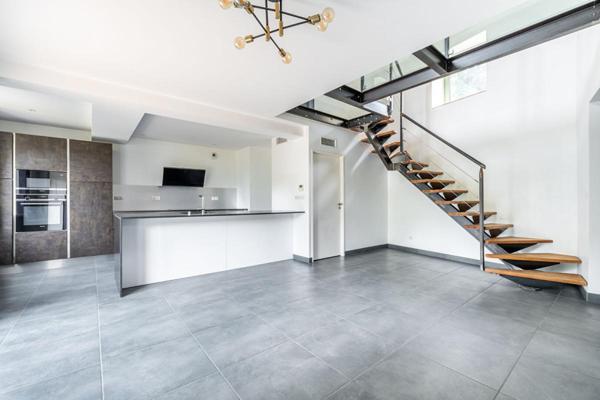 Maison de village de 122m² habitables et à la rénovation de qualité au coeur de Lucenay