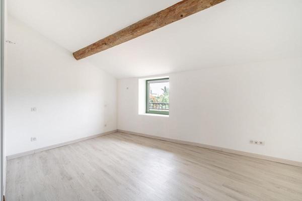 Maison de village de 122m² habitables et à la rénovation de qualité au coeur de Lucenay